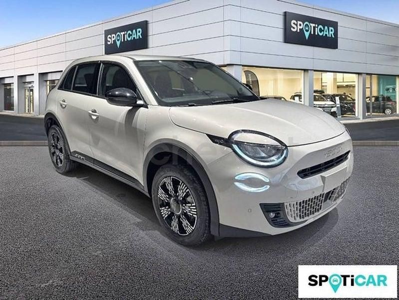 Nuevo Fiat 600 Pop 110 CV (80 kW) 2025 Beige SUV