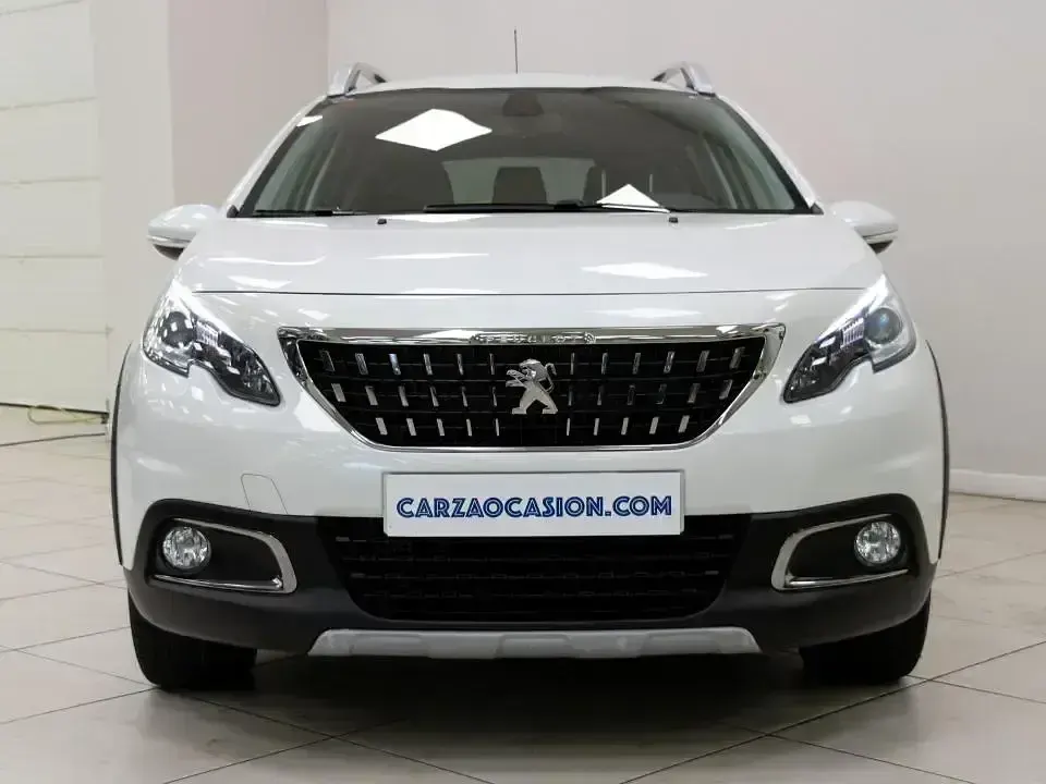 Usado Peugeot 2008 Allure 100 CV (73 kW) 2017 Blanco SUV