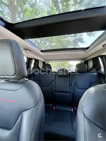 Usado Jeep Renegade Trailhawk 240 CV (176 kW) 2022 Rojo SUV