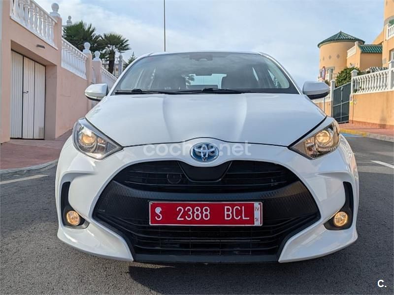 Blanco Usado 2022 Toyota Yaris Hybrid Style Berlina | 16.000 € (Precio justo) - Imagen 1/4