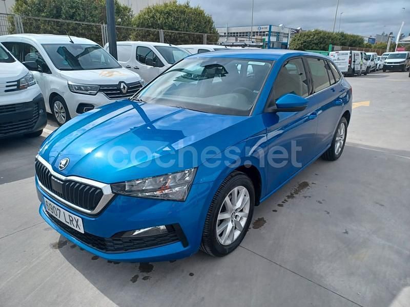 Azul Usado 2021 Skoda Scala Ambition Utilitario | 13.400 € (Precio justo) - Imagen 1/4