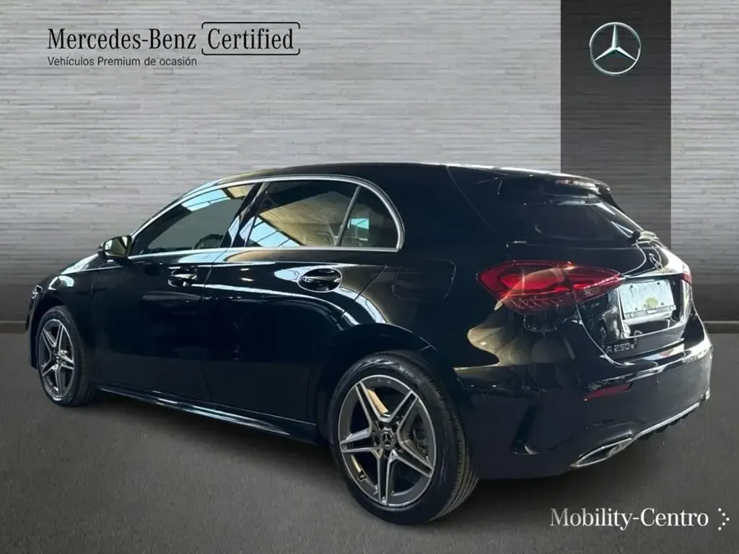 Usado Mercedes A250 163 CV (119 kW) 2025 Negro cosmos