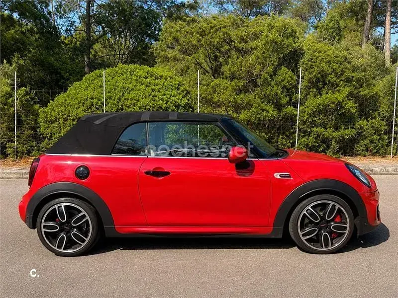 Usado Mini John Cooper Works Cabriolet 231 CV (169 kW) 2019 Rojo Descapotable