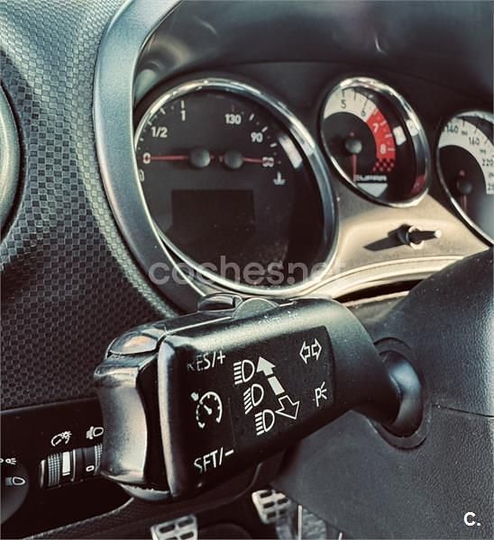 Usado Seat Leon CUPRA 240 CV (176 kW) 2008 Negro Utilitario