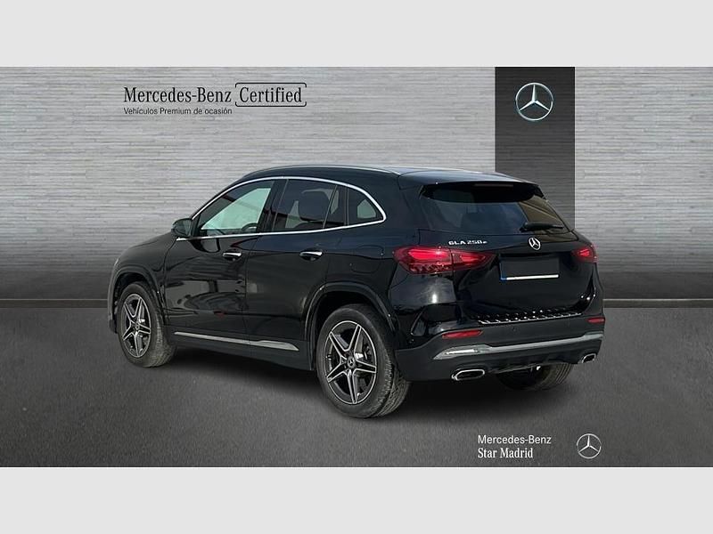 Usado Mercedes GLA250 AMG line 218 CV (160 kW) 2025 Negro SUV