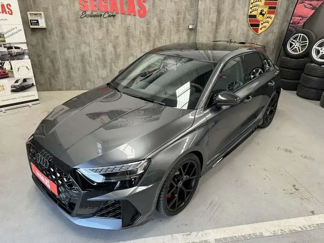 Nuevo Audi RS3 Sportback Ambiente 400 CV (294 kW) 2026 Gris Utilitario
