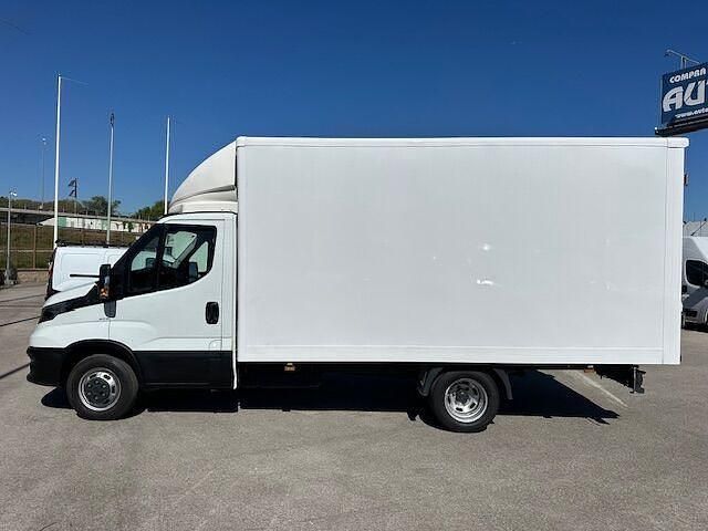 Usado Iveco Daily 156 CV (114 kW) 2023 Blanco