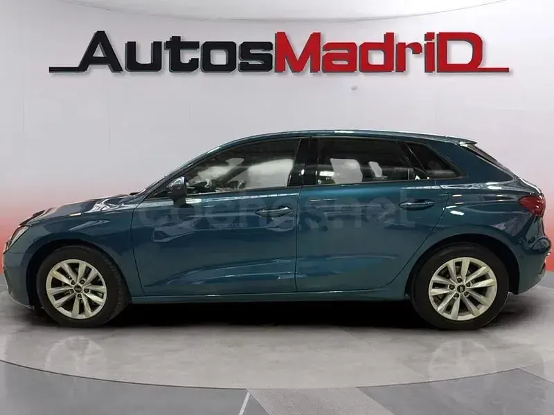 Usado Audi A3 110 CV (80 kW) 2022 Azul Berlina