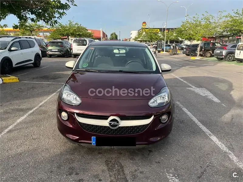 Usado Opel Adam Glam 87 CV (63 kW) 2017 Granate Utilitario