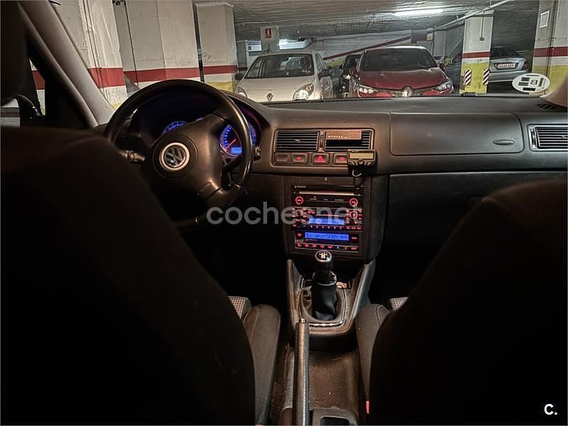 Usado VW Golf IV 105 CV (77 kW) 2003 Negro Berlina