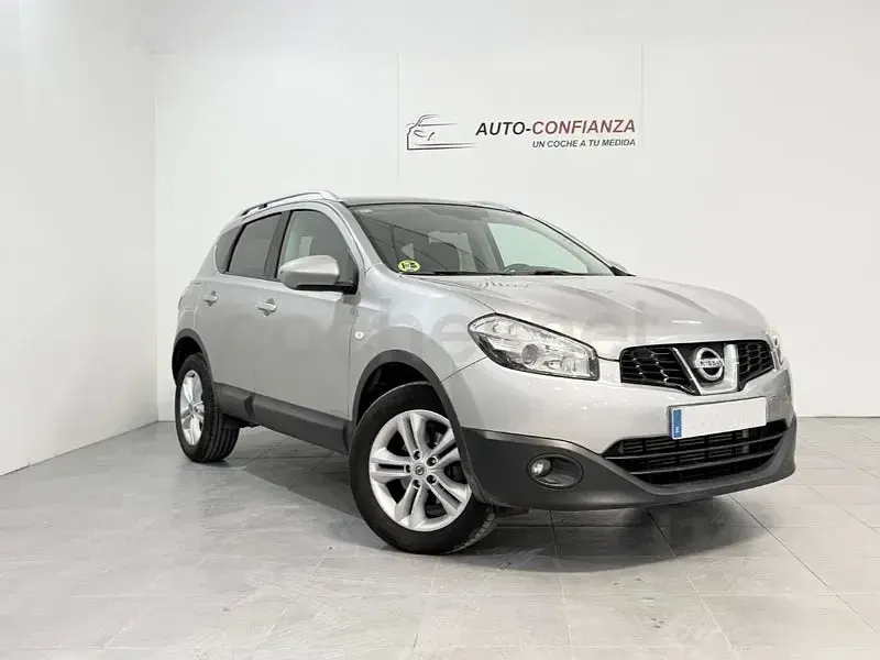 Usado Nissan Qashqai Tekna 150 CV (110 kW) 2011 Gris / plata SUV