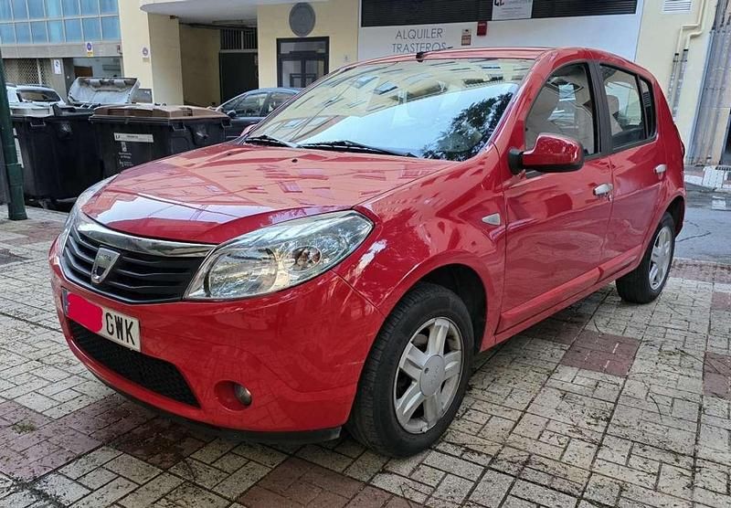 Usado Dacia Sandero Lauréate 75 CV (55 kW) 2010 Utilitario