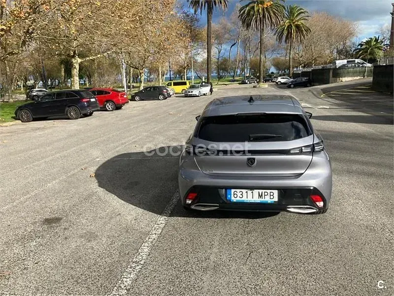 Usado Peugeot 308 Allure 130 CV (95 kW) 2024 Gris / plata Berlina