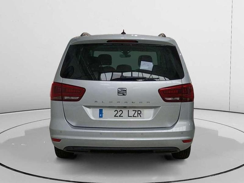 Usado Seat Alhambra Style 151 CV (111 kW) 2022 Gris Monovolumen