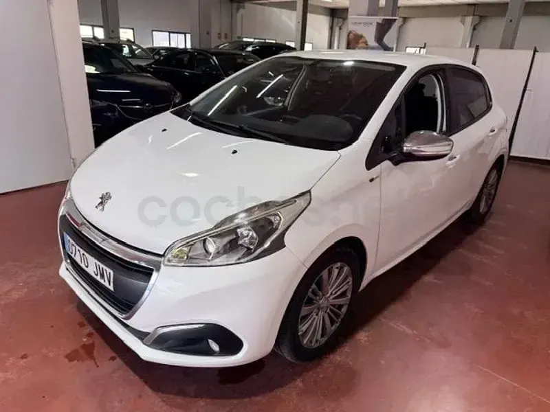 Usado Peugeot 208 Access 82 CV (60 kW) 2016 Blanco Utilitario