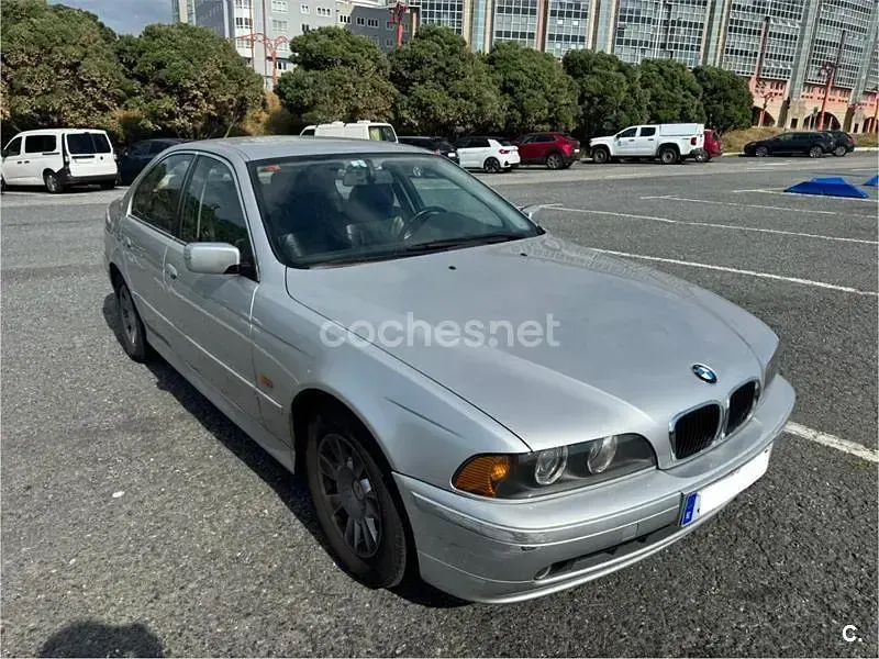 Usado BMW 525 192 CV (141 kW) 2001 Gris / plata Berlina