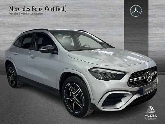 Usado Mercedes GLA250 218 CV (160 kW) 2026 Plata hightech SUV