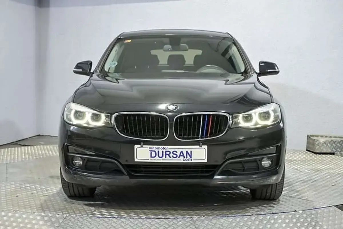 Usado BMW 318 150 CV (110 kW) 2018 Negro Berlina