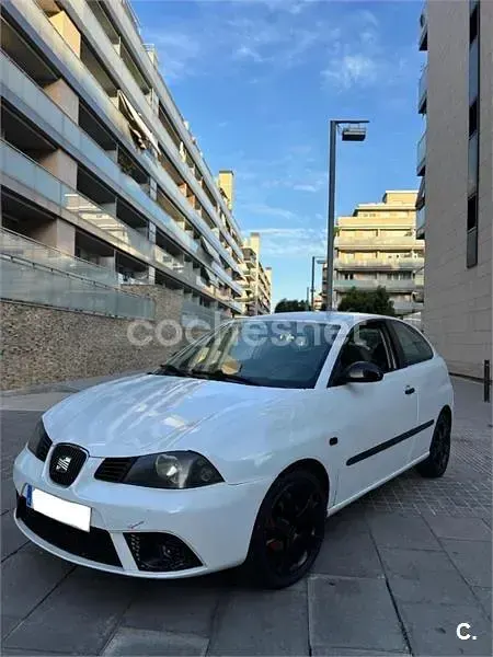 Usado Seat Ibiza Sport 64 CV (47 kW) 2004 Blanco Utilitario