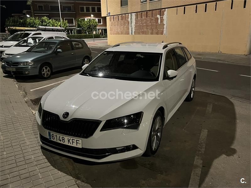 Blanco Usado 2017 Skoda Superb Familiar | 11.500 € (Buen precio) - Imagen 1/4