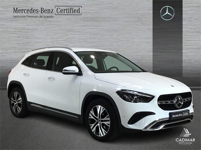 Usado Mercedes GLA200 150 CV (110 kW) 2024 Blanco SUV
