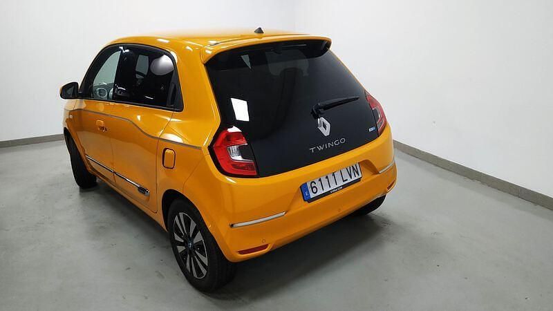 Usado Renault Twingo Zen 60 kW (82 CV) 2021 Amarillo Utilitario