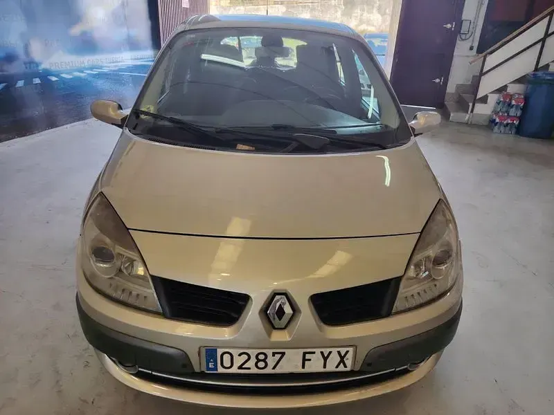 Usado Renault Scénic II Dynamique 130 CV (95 kW) 2007 Beige Monovolumen