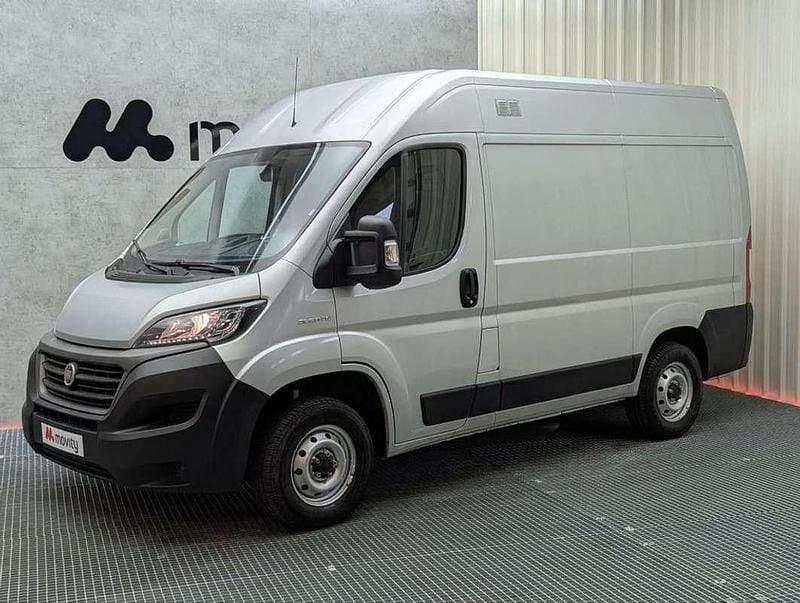 Gris Usado 2021 Fiat Ducato Van | 17.990 € (Precio justo) - Imagen 1/4