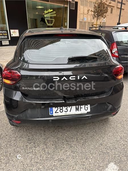 Usado Dacia Sandero Expression 91 CV (66 kW) 2023 Negro Berlina
