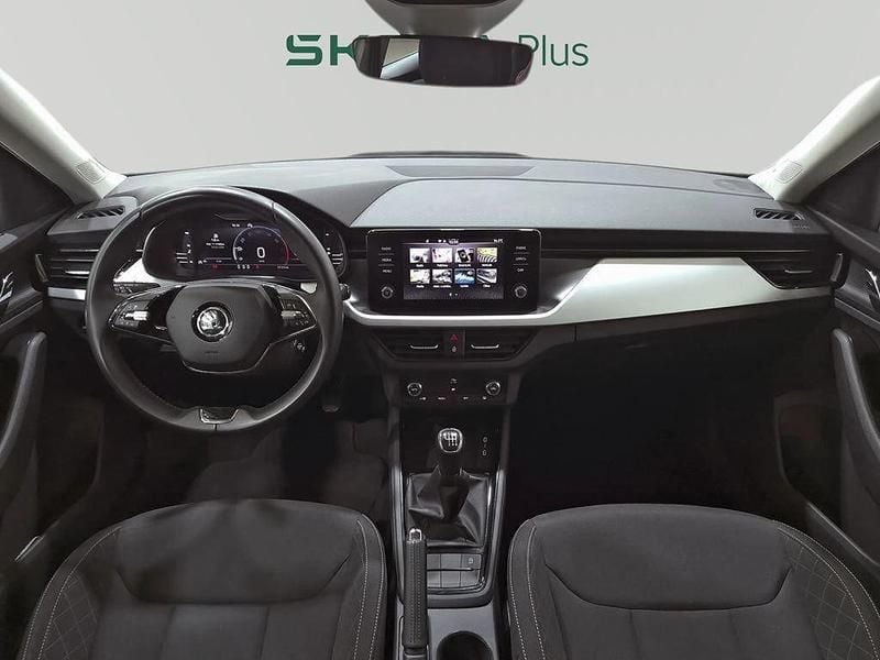 Usado Skoda Kamiq Ambition 110 CV (80 kW) 2023 Gris SUV