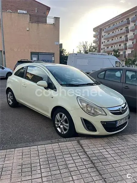 Usado Opel Corsa Essentia 65 CV (47 kW) 2011 Blanco Utilitario