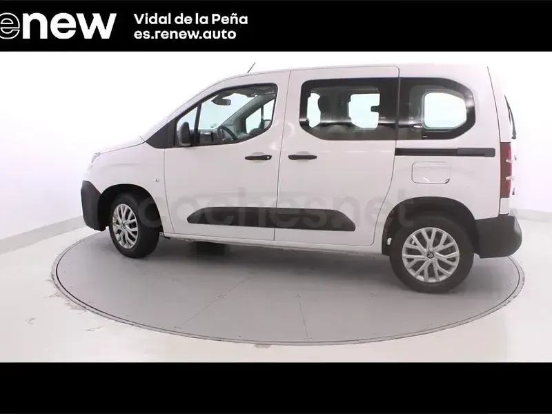 Usado Citroën Berlingo Live 102 CV (75 kW) 2022 Blanco Monovolumen