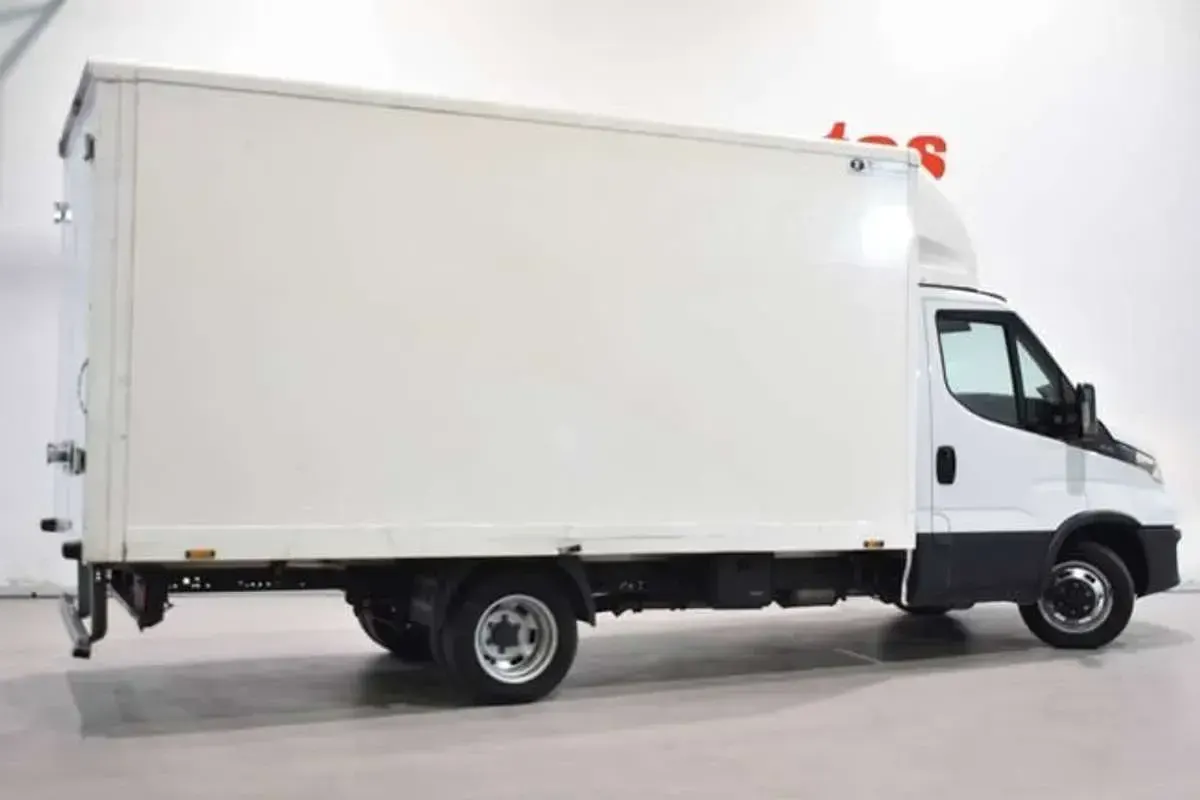 Usado Iveco Daily 156 CV (114 kW) 2024 Blanco Van