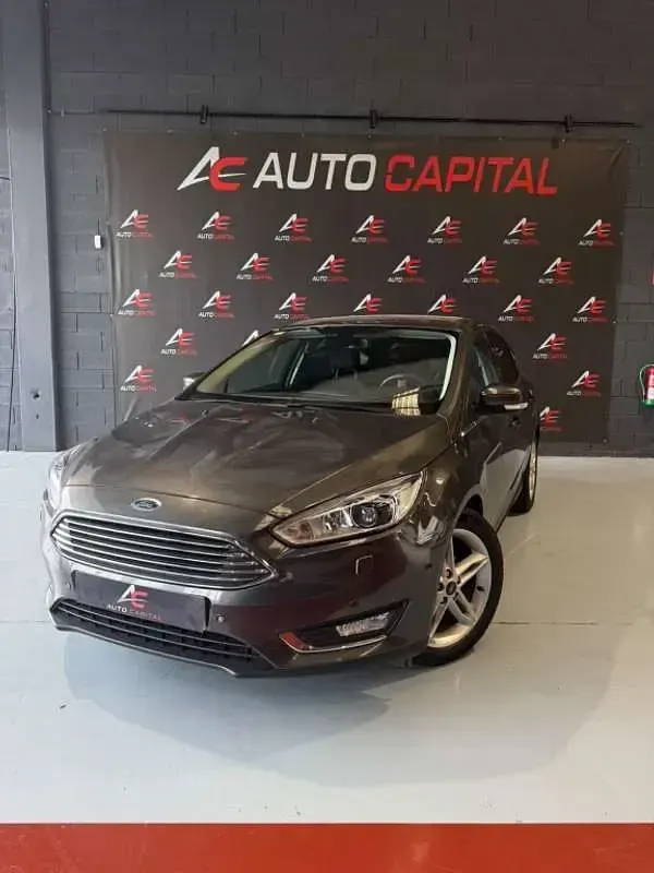 Usado Ford Focus Business Edition 125 CV (91 kW) 2016 Gris Utilitario