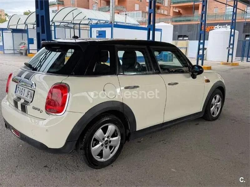 Usado Mini Cooper D 116 CV (85 kW) 2015 Beige Utilitario