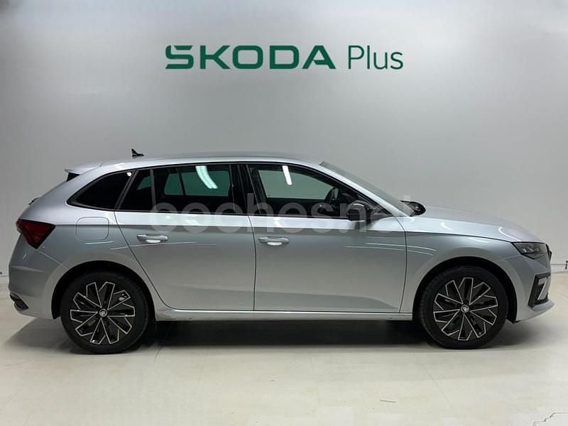 Usado Skoda Scala Selection 115 CV (84 kW) 2025 Gris / plata Utilitario