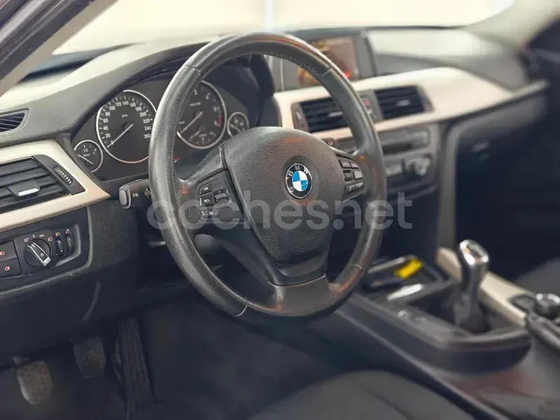 Usado BMW 318 143 CV (105 kW) 2014 Gris / plata Berlina