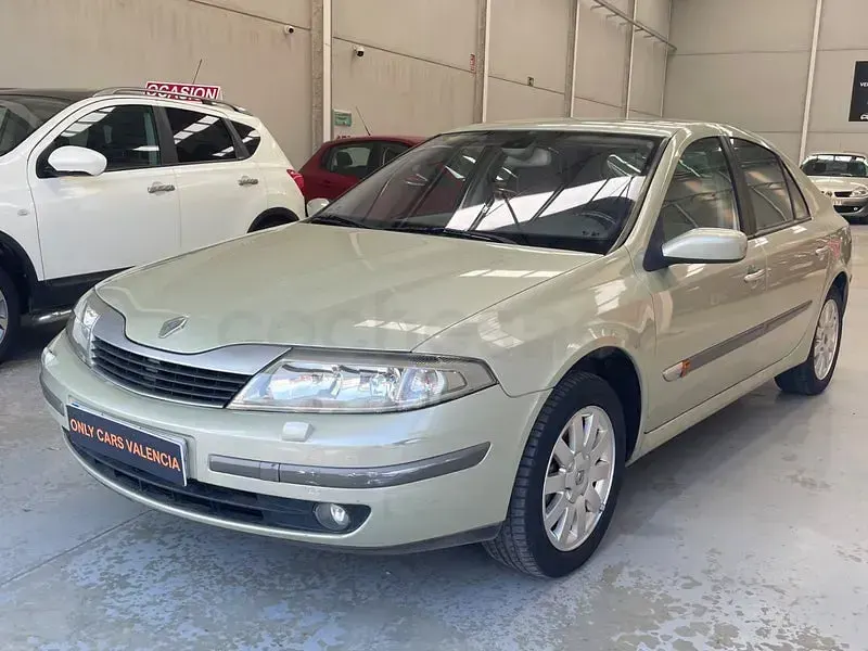 Usado Renault Laguna II Privilege 135 CV (99 kW) 2003 Verde Berlina