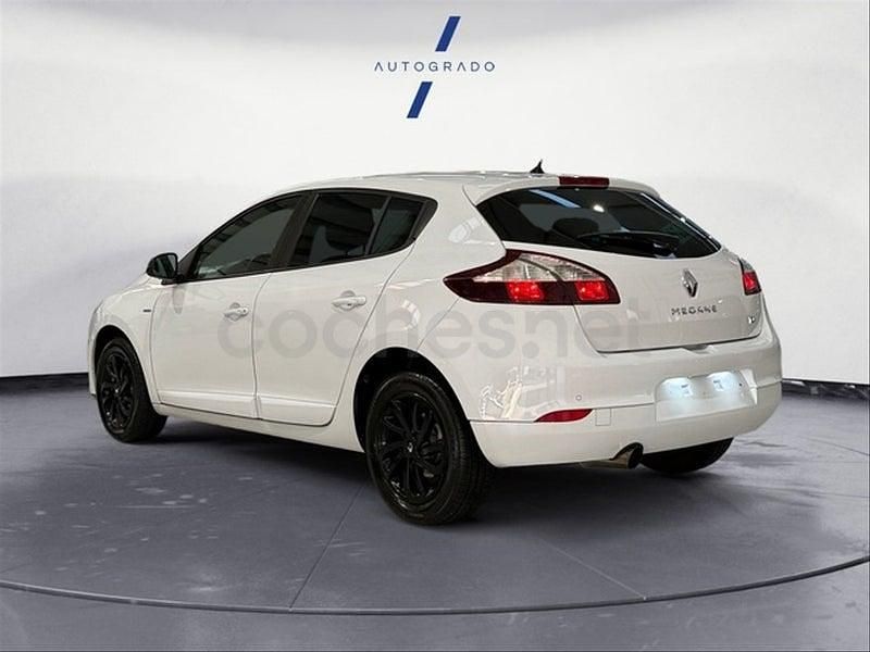 Usado Renault Mégane LIMITED 115 CV (84 kW) 2015 Blanco Berlina