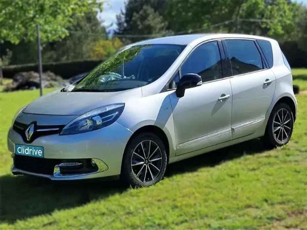 Usado Renault Scenic E-Tech Bose Edition 131 CV (96 kW) 2014 Gris Monovolumen