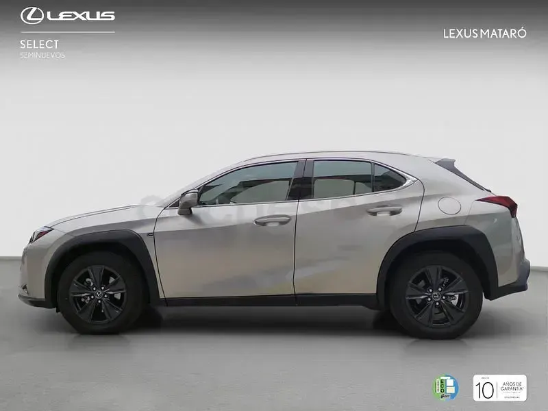 Usado Lexus UX 199 CV (146 kW) 2025 Gris / plata SUV