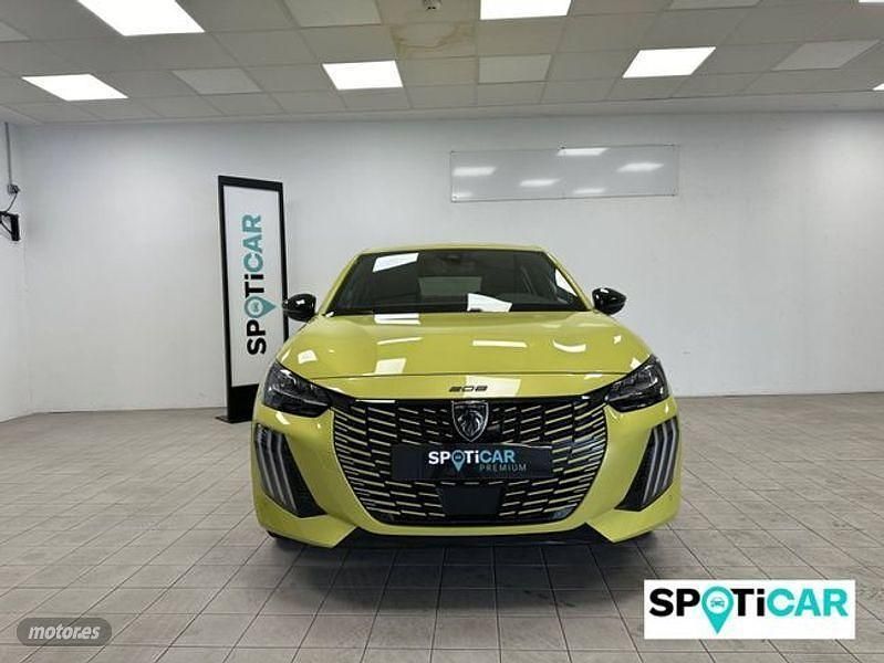 Usado Peugeot e-208 GT 114 kW (156 CV) 2024 Amarillo Utilitario