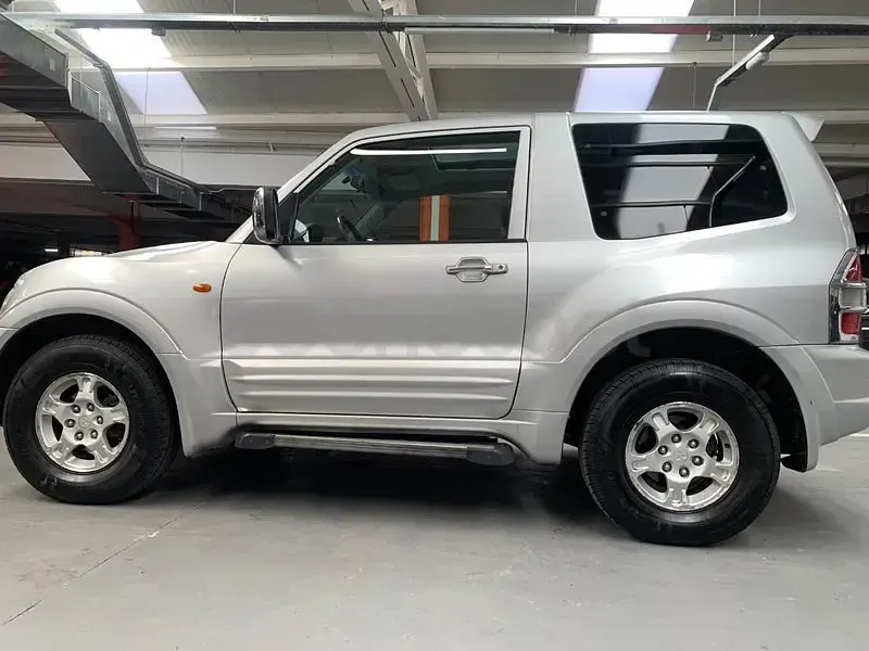 Usado Mitsubishi Montero 160 CV (117 kW) 2002 Gris / plata SUV