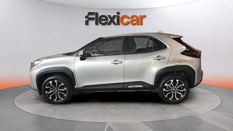 Usado Toyota Yaris Hybrid Active 116 CV (85 kW) 2024 Gris