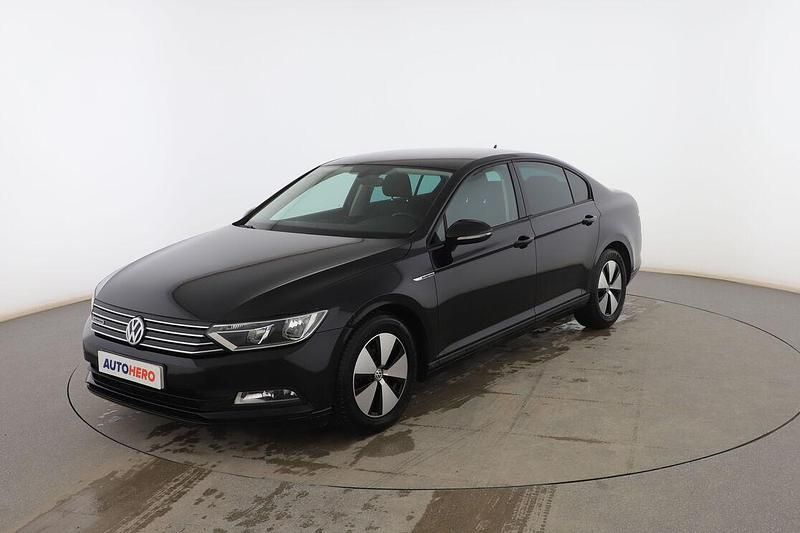 Negro Usado 2016 VW Passat Berlina | 12.699 € (Precio justo) - Imagen 1/3