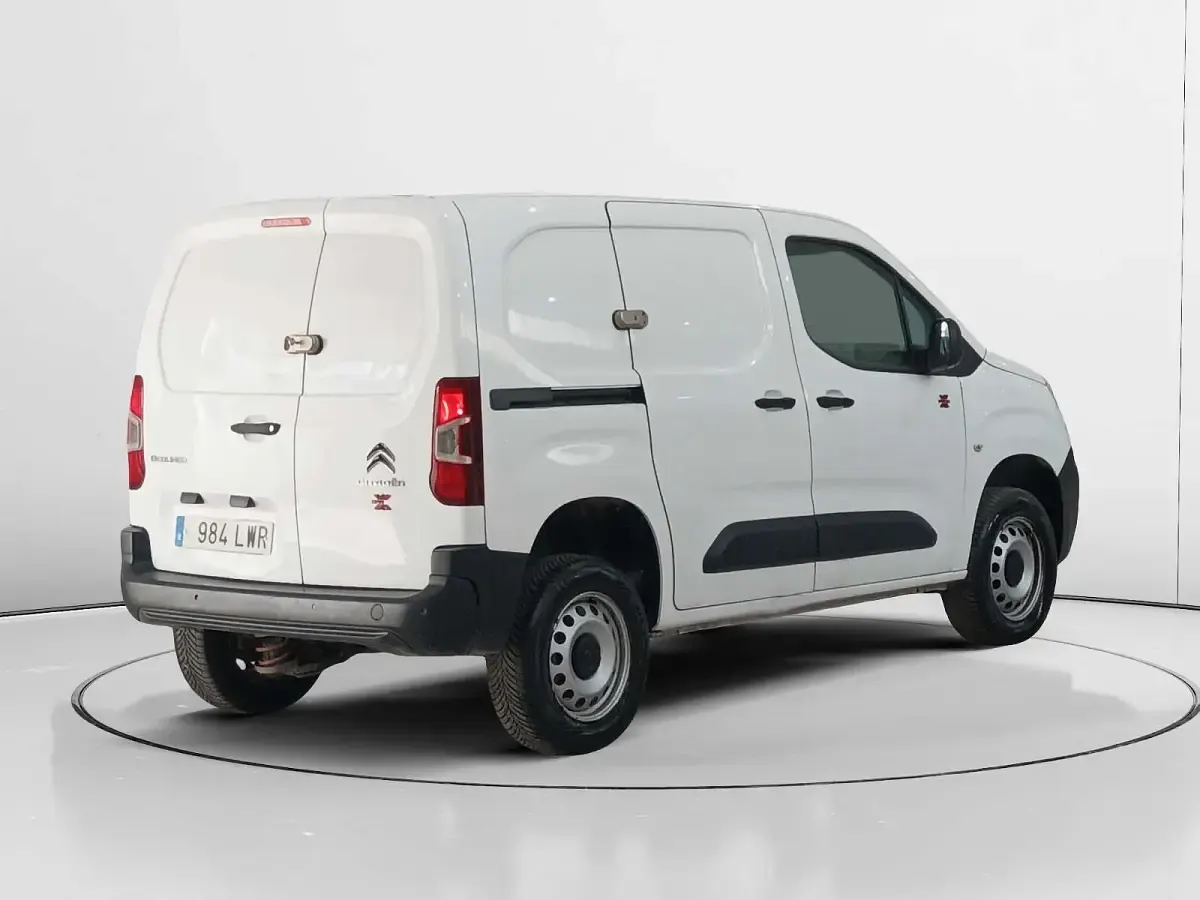 Usado Citroën Berlingo 131 CV (96 kW) 2022 Blanco Monovolumen