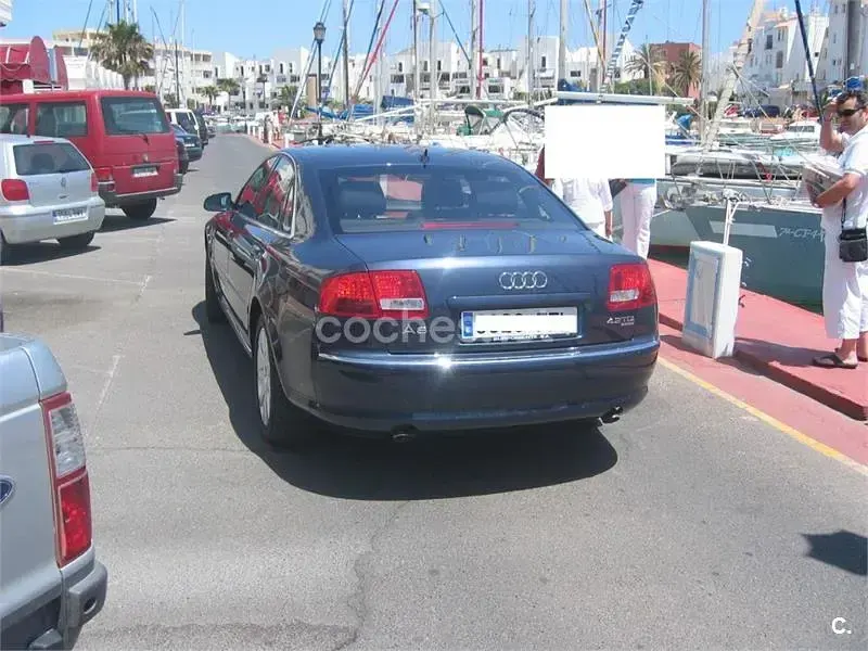 Usado Audi A8 326 CV (239 kW) 2006 Azul Berlina