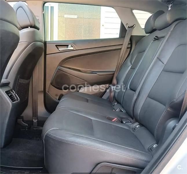 Usado Hyundai Tucson 115 CV (84 kW) 2015 Gris / plata SUV