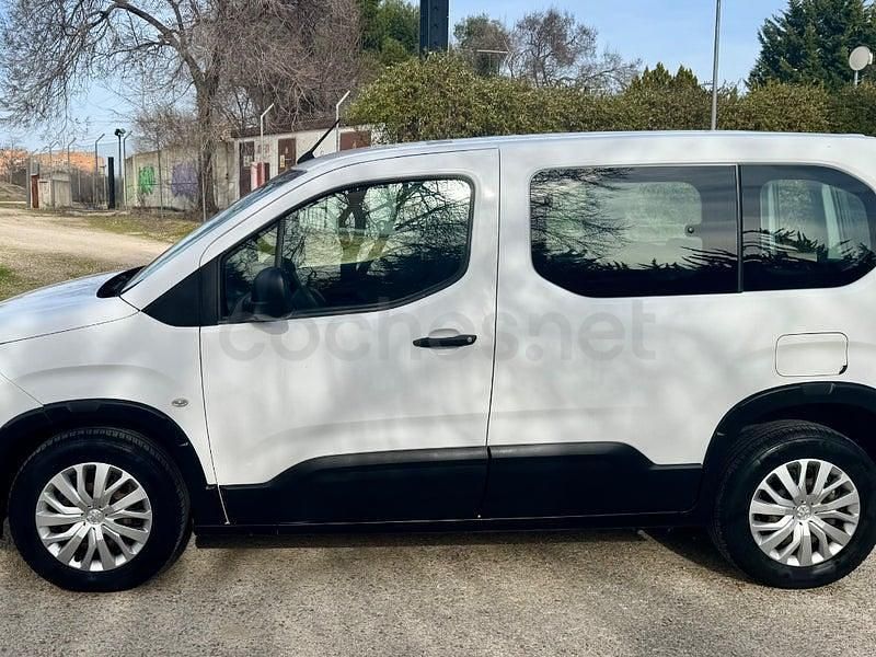 Usado Peugeot Rifter Active 100 CV (73 kW) 2021 Blanco Monovolumen