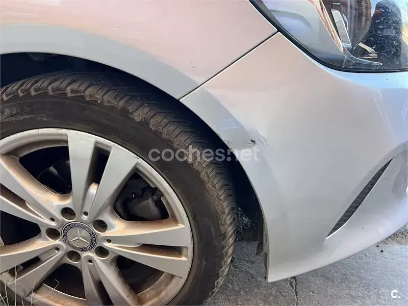 Usado Mercedes A200 Urban 136 CV (100 kW) 2017 Gris / plata Berlina